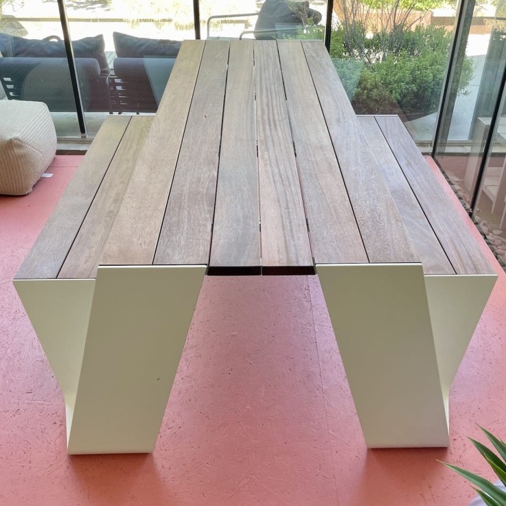 Extremis Hopper picnic 240cm - Iroko blad en aluminium frame - showmodel Extremis Hopper picnic 240cm - Iroko blad en aluminium frame - showmodel