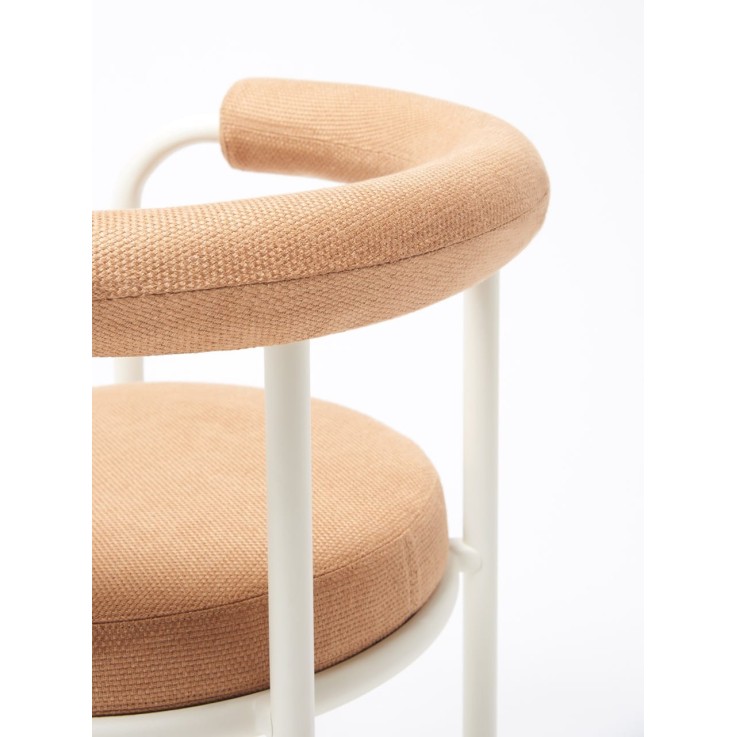 Fast Roè tuinstoel met armleuning met cilindervormig rugkussen