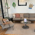 Muuto Settle 3-zits loungebank, Settle loungestoel en Linear Ø70cm salontafel - showmodellen Muuto Settle 3-zits loungebank, Settle loungestoel en Linear Ø70cm salontafel - showmodellen