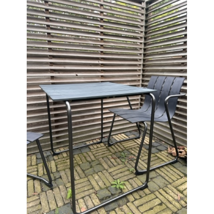 Mater ocean set - zwart - 2 stoelen en een tafel Mater ocean set - zwart - 2 stoelen en een tafel