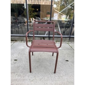 Emu Star Tuinstoel met Armleuning - Bruin - 1 stuk Emu Star Tuinstoel met Armleuning - Bruin - 1 stuk